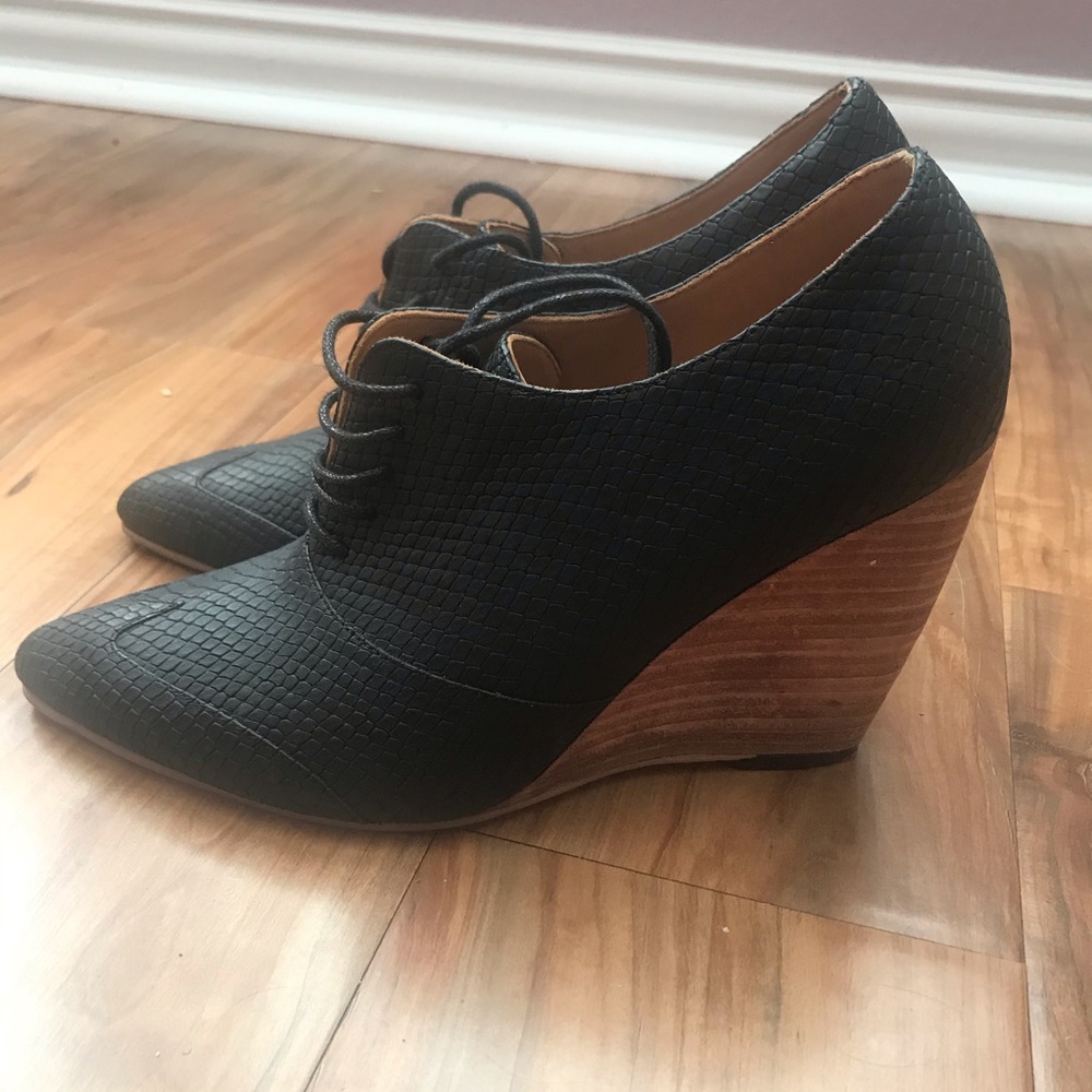 Fortress of Inca Wedges Black Women's Size 7.5